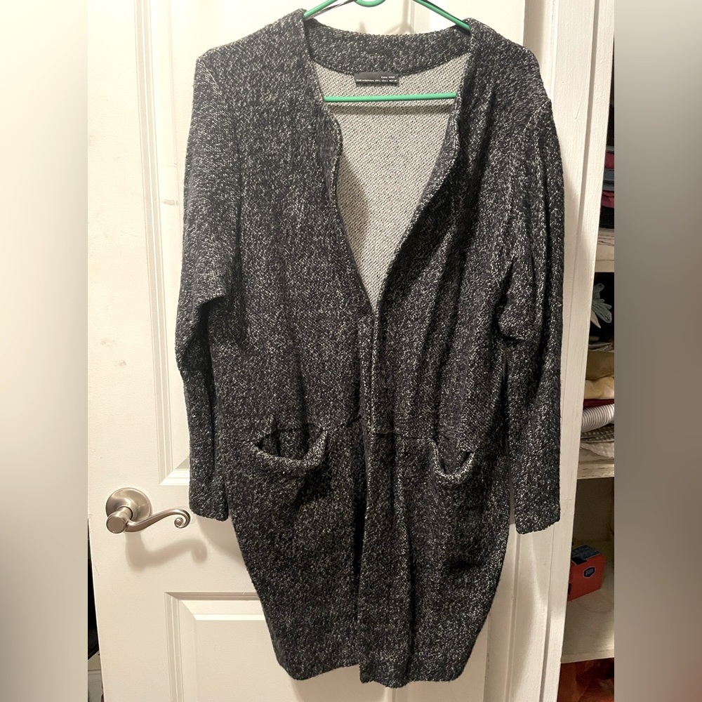 A Zara autumn Black and grey perfect comfy sweater, size Large, great condition.
